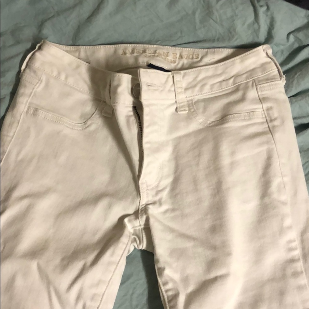 Medium rise jeans in great condition!